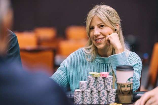 Kristen Foxen poker player